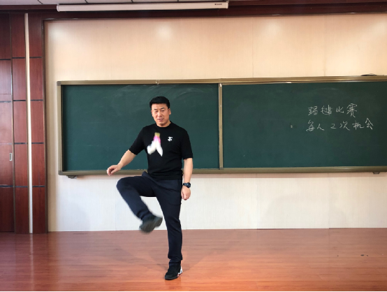 昌图北山小学举办教职工2019年毽球大赛