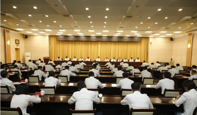 李文飙主持召开市政府全体（扩大）会议强调 奋战黄金季 全力收好官 奋力夺取全面振兴新突破三年行动攻坚之年攻坚之战的全面胜利
